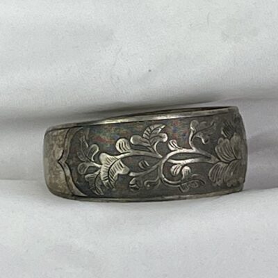 Vintage tarnished Tibetan wide Silver Cuff Bracelet - Image 4